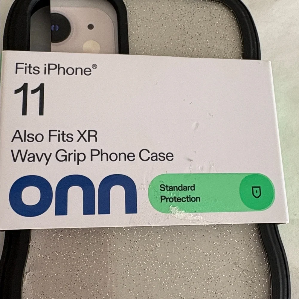 iPhone 11 and XR cellphone case Onn wavy grip & Ultra slim clear case New